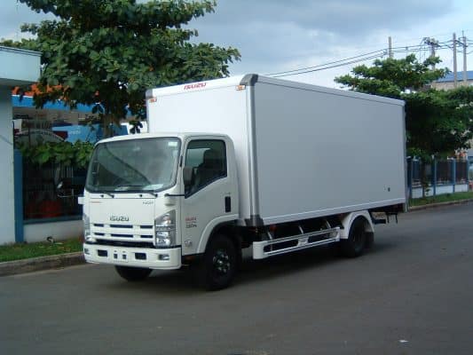 Xe tải chở hàng từ Sài Gòn ra Quảng Nam