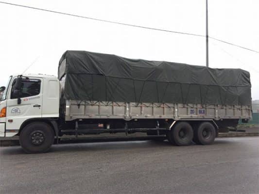 Kích thước thùng xe tải 15 tấn là 10m x 2,3m x 2.6m (dài x rộng x cao)