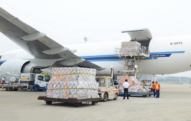 Vận chuyển hàng hoá bằng đường hàng không